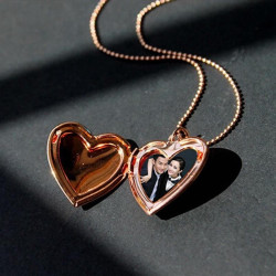 Heart photo frame necklace