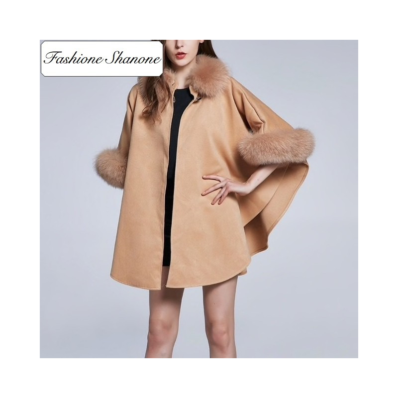 Fashione Shanone - Beige cape with fur