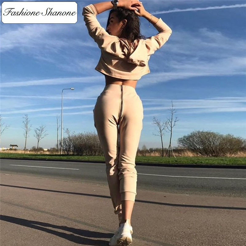 Fashione Shanone - Ensemble de jogging beige avec fermeutre éclair sur les fesses
