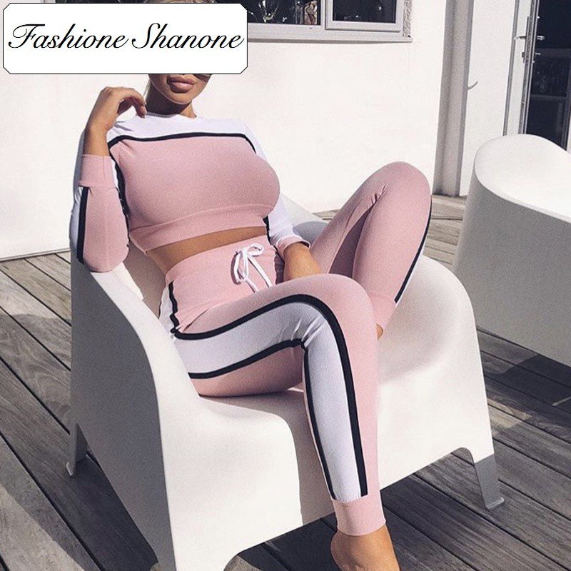 Fashione Shanone - Sportswear crop top and pants set