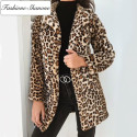 Manteau en fourrure léopard