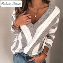 Fashione Shanone - Plunging neckline stripped sweater