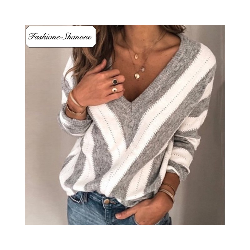 Fashione Shanone - Plunging neckline stripped sweater
