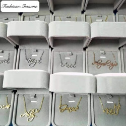 Fashione Shanone - Customizable letter necklace - Gift idea