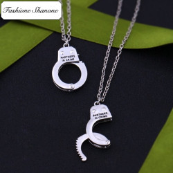 Fashione Shanone - Patners in crime handcuffs necklaces