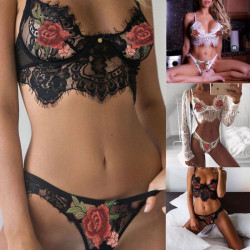 Fashione Shanone | Lace with roses bra and G-string