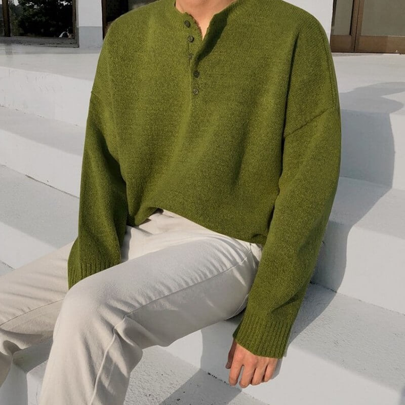 Green buttoned sweater