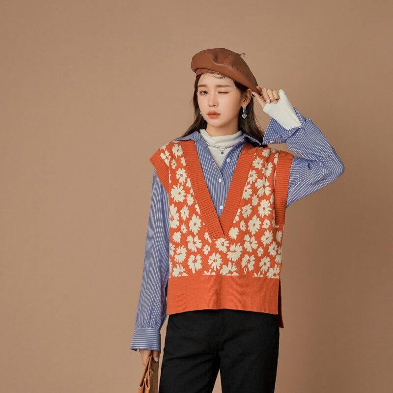 Vintage wallpaper knit vest